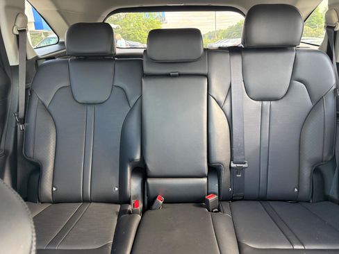 Used 2025 Kia Sorento S w/ Panoramic Sunroof Package FWD image 18