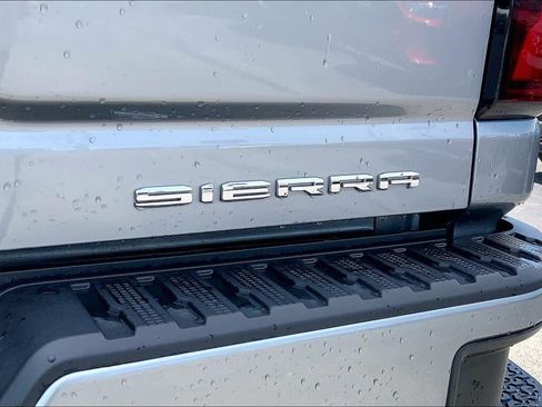 Used 2025 GMC Sierra 2500 Denali w/ Denali Reserve Package AWD/4WD image 8