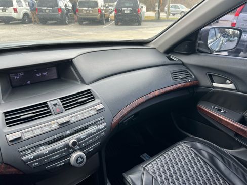 Used 2011 Honda Crosstour EX-L image 12