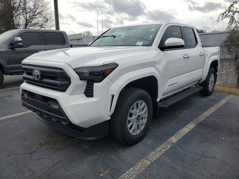 Used 2024 Toyota Tacoma SR5 image 3