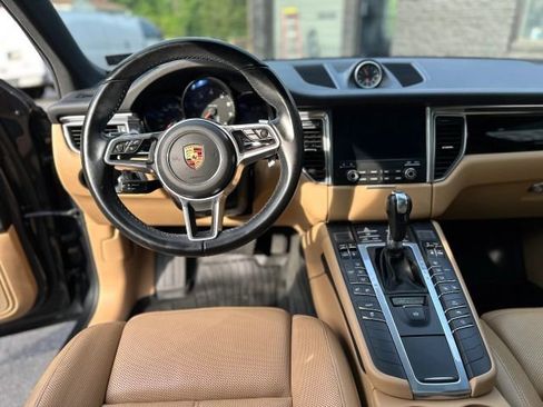 Used 2018 Porsche Macan Sport Edition image 29