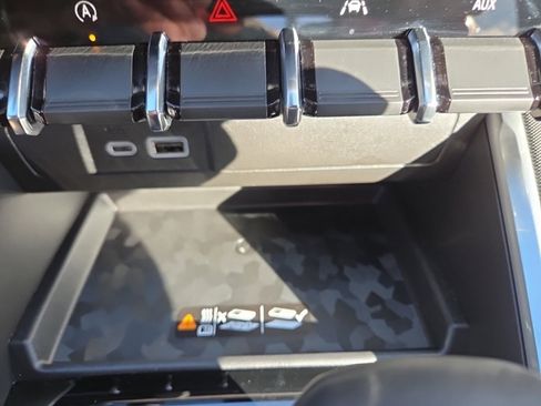 Used 2025 Chevrolet Colorado Z71 w/ Z71 Convenience Package 2 image 23