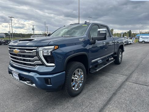 New 2026 Chevrolet Silverado 2500 High Country w/ High Country Premium Package AWD/4WD image 3