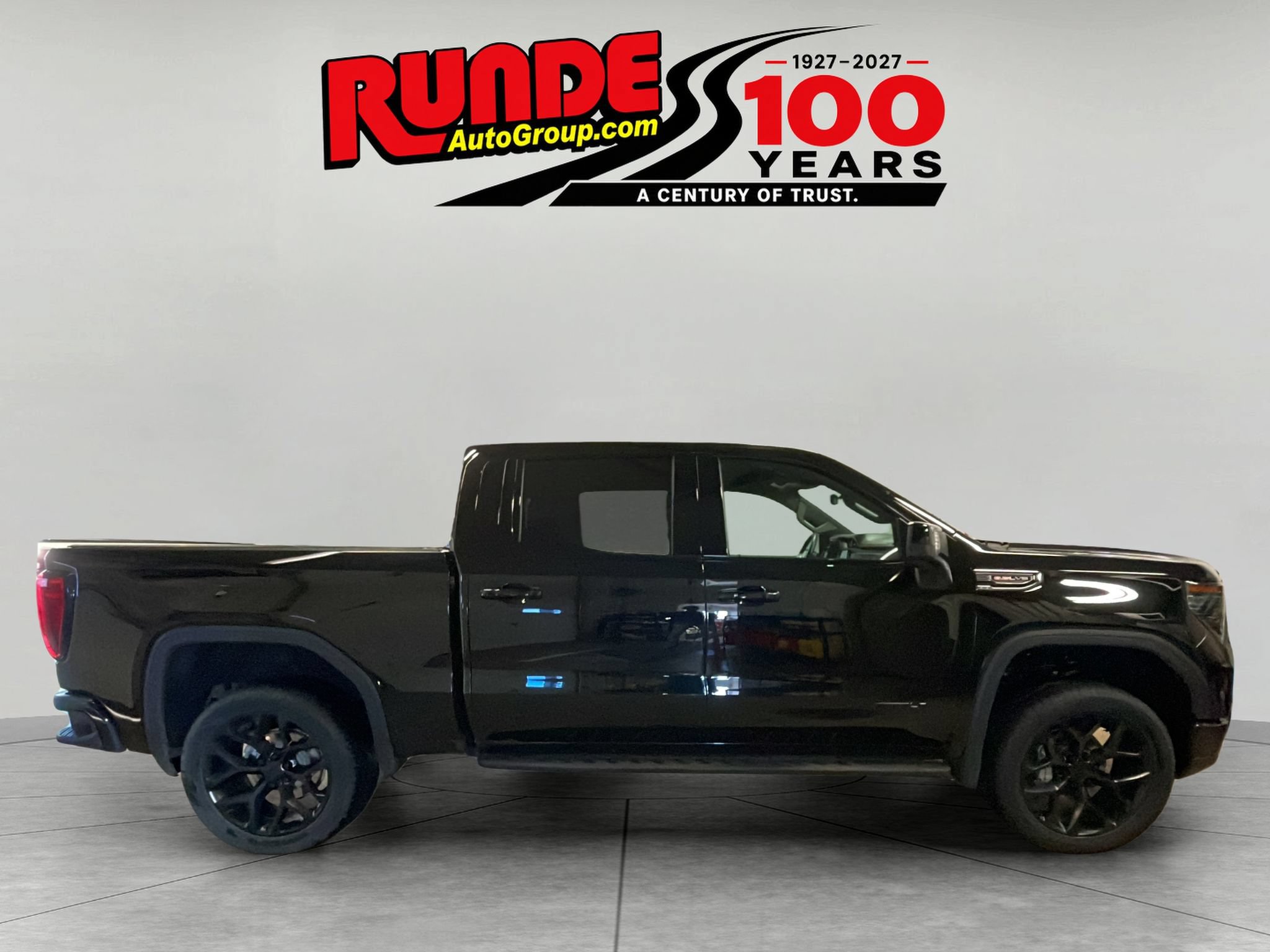 Used 2024 GMC Sierra 1500 AT4 w/ Technology Package AWD/4WD image 6