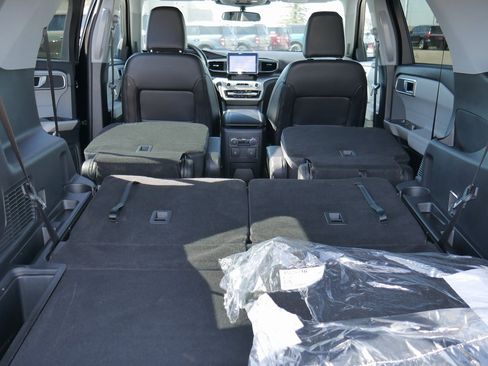 Used 2023 Ford Explorer XLT w/ Equipment Group 202A image 23