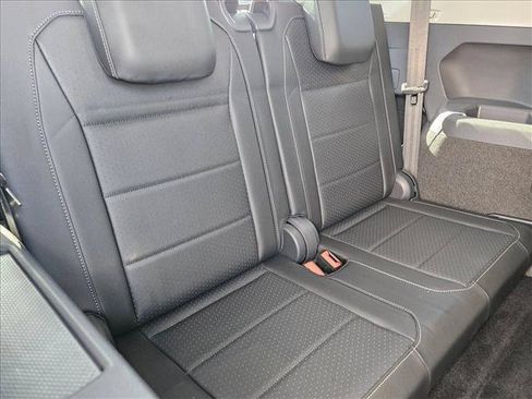 Used 2020 Volkswagen Tiguan SEL FWD image 20
