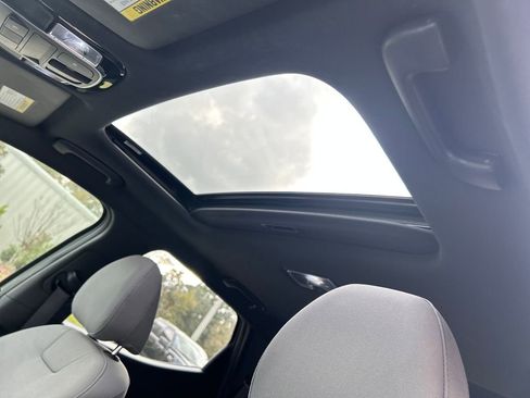 Used 2022 Hyundai Santa Cruz SEL Premium image 16