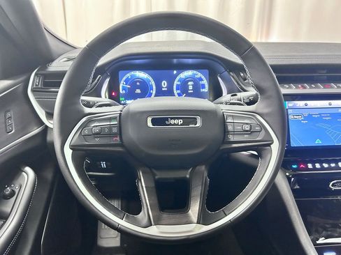 New 2026 Jeep Grand Cherokee Limited AWD/4WD image 9
