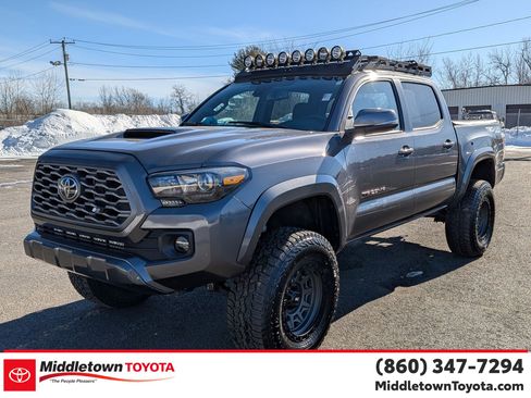 Used 2023 Toyota Tacoma TRD Sport image 7