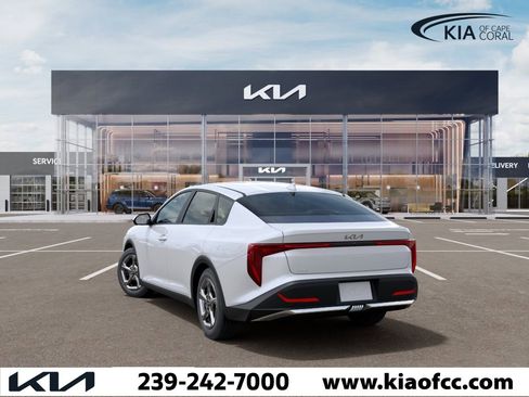 New 2026 Kia K4 FWD image 4