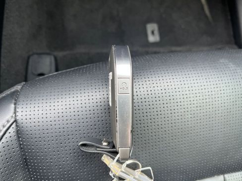 Used 2024 Kia Sorento S image 27