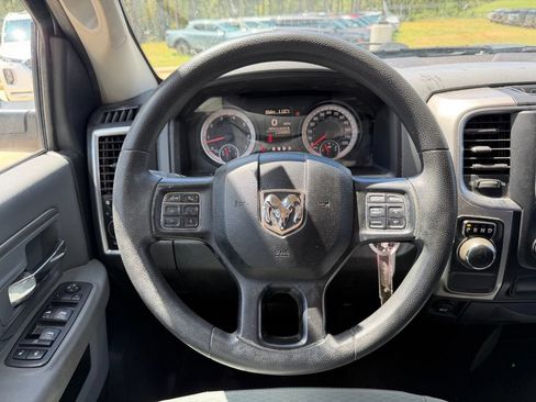 Used 2018 RAM 1500 Classic SLT RWD image 13