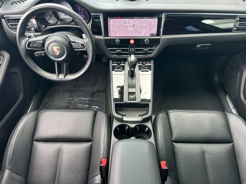 Certified 2024 Porsche Macan S AWD/4WD image 6