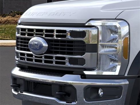 New 2025 Ford F450 XL w/ XL Chrome Package image 17