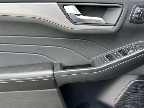 Used 2024 Ford Escape Platinum AWD/4WD image 11