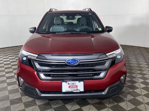 Used 2025 Subaru Forester Premium AWD/4WD image 11