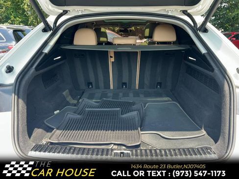 Used 2021 Audi Q8 Premium image 18