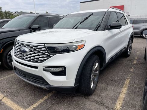 Used 2020 Ford Explorer Platinum w/ Premium Technology Package AWD/4WD image 2