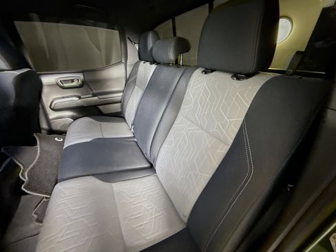 Used 2022 Toyota Tacoma TRD Sport image 27