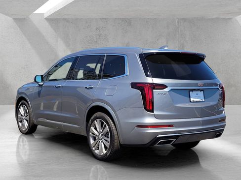 Certified 2025 Cadillac XT6 Premium Luxury FWD image 6