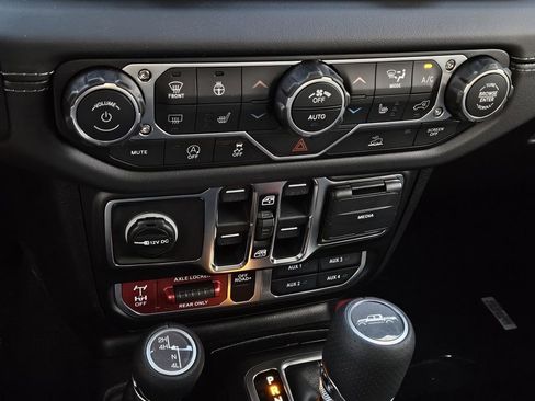 New 2026 Jeep Gladiator Mojave AWD/4WD image 19