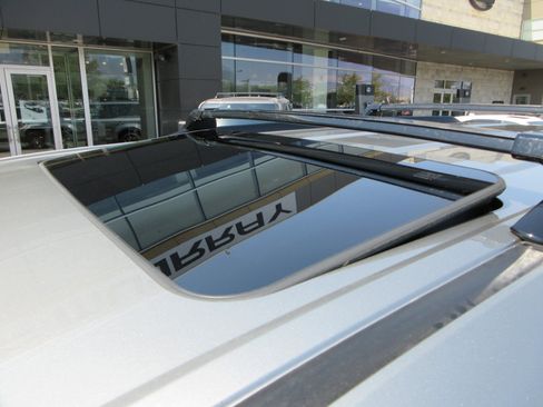 Used 2026 Lexus GX 550 w/ Cold Area Package AWD/4WD image 16