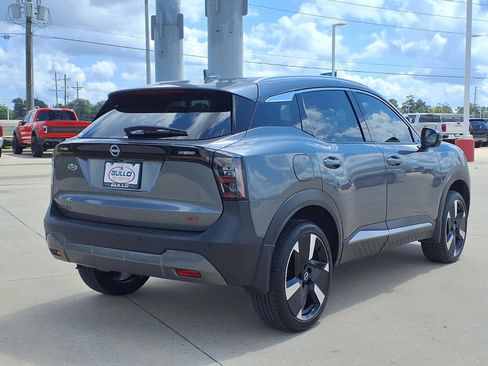Used 2025 Nissan Kicks SR FWD image 6