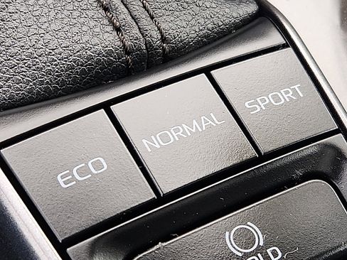 Used 2022 Toyota Camry XSE w/ Navigation Package image 23