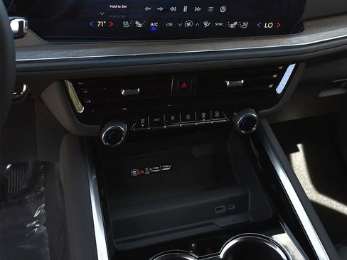 New 2026 Chevrolet Tahoe High Country AWD/4WD image 19