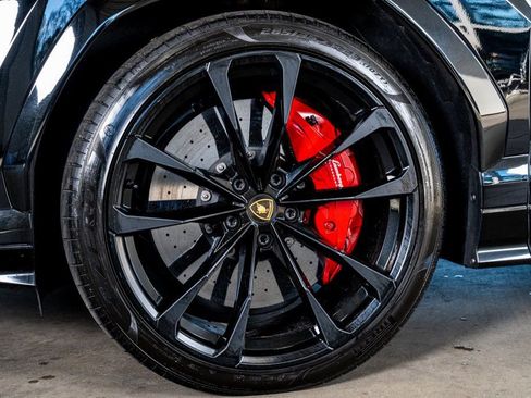 Used 2021 Lamborghini Urus image 10