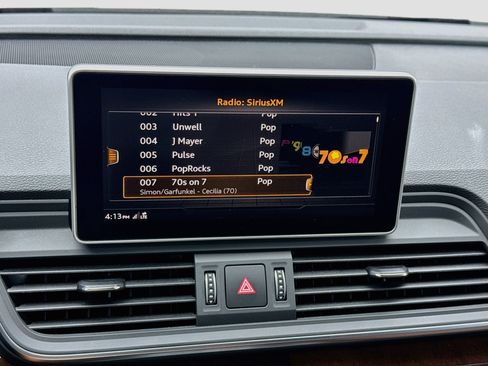 Used 2020 Audi Q5 Prestige w/ Prestige Package AWD/4WD image 11