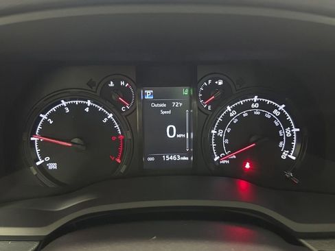 Used 2024 Toyota 4Runner SR5 AWD/4WD image 29