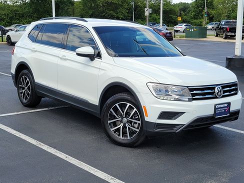 Used 2021 Volkswagen Tiguan SE AWD/4WD image 31