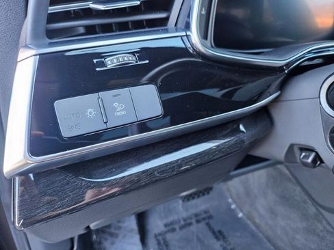 Used 2019 Audi Q8 Premium Plus w/ Premium Plus image 29