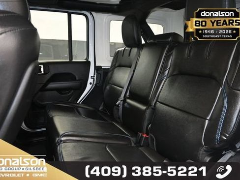 Used 2023 Jeep Wrangler Unlimited Rubicon 4xe w/ Cold Weather Group AWD/4WD image 11