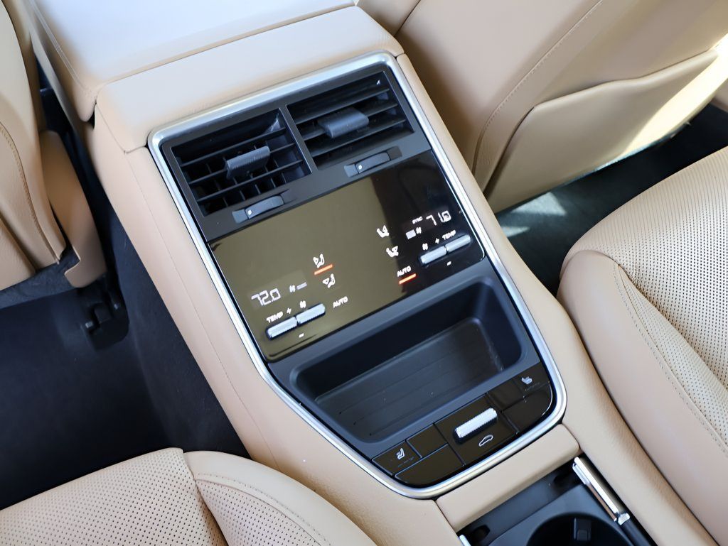 Used 2023 Porsche Panamera 4 Platinum Edition AWD/4WD image 19