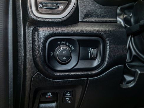Used 2022 RAM 1500 Big Horn AWD/4WD image 16