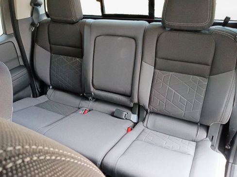 Used 2025 Nissan Frontier SV w/ SV Convenience Package RWD image 12