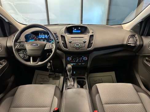 Used 2018 Ford Escape SE FWD image 9