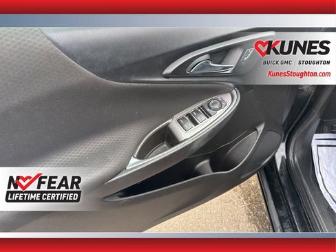 Used 2017 Chevrolet Malibu LT image 20