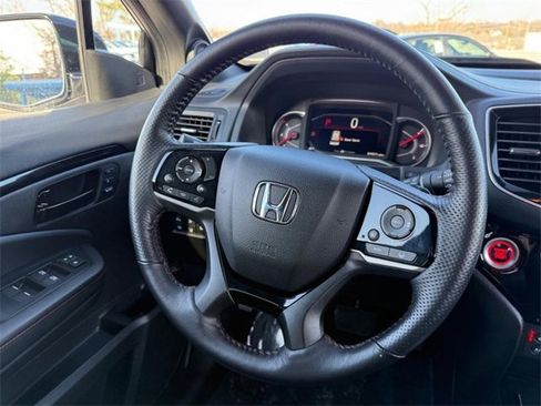 Used 2024 Honda Passport Black Edition image 13