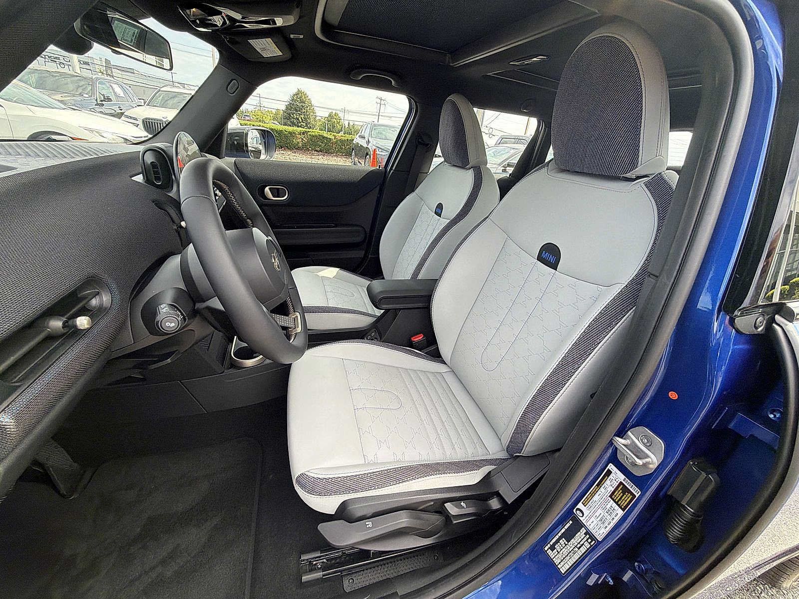 Used 2026 MINI Cooper 4-Door Hardtop FWD image 19