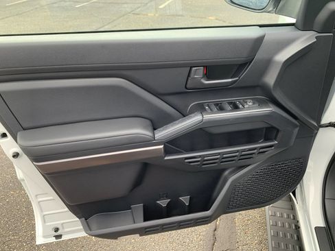 New 2026 Toyota 4Runner SR5 AWD/4WD image 11