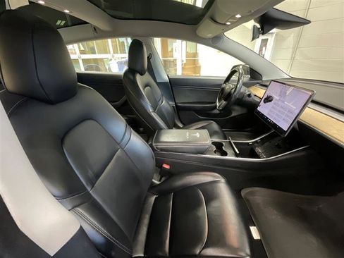 Used 2018 Tesla Model 3 Long Range image 18