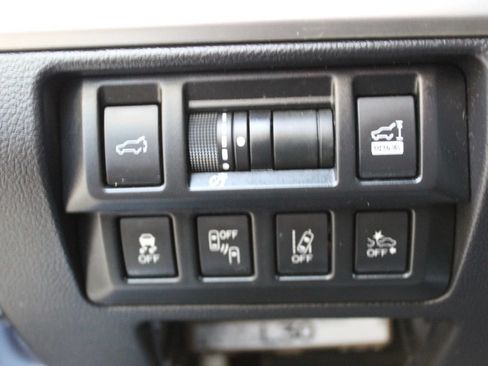 Used 2018 Subaru Outback 2.5i Limited AWD/4WD image 25