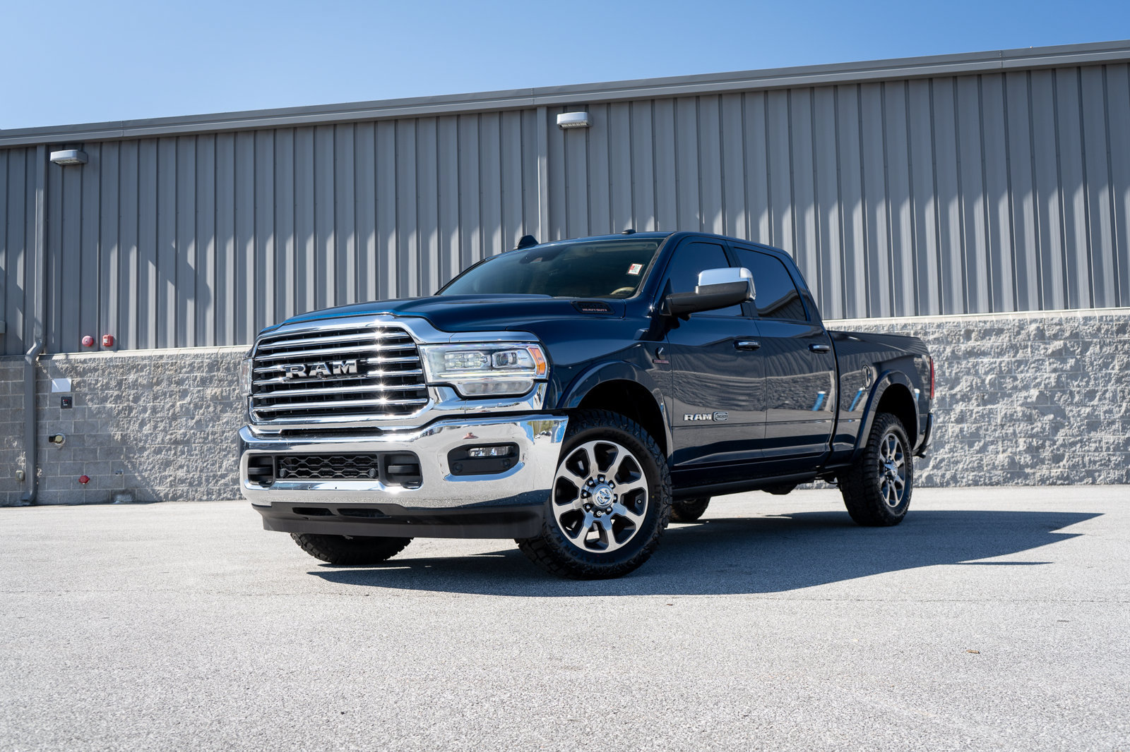 Used 2019 RAM 2500 Limited RWD image 1