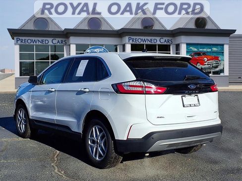 Used 2024 Ford Edge SEL image 2