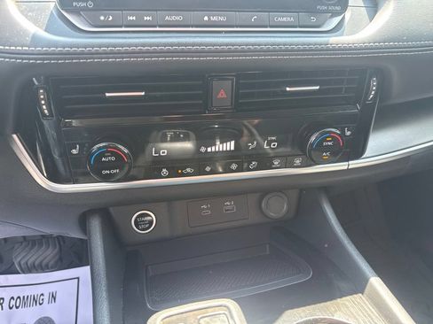Used 2023 Nissan Rogue SV w/ SV Premium Package AWD/4WD image 18