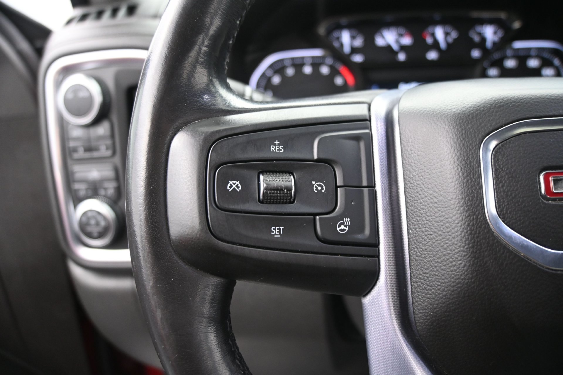 Used 2020 GMC Sierra 1500 SLE w/ SLE Value Package AWD/4WD image 22