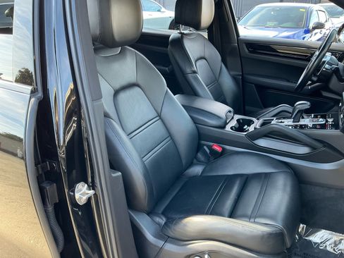 Used 2020 Porsche Cayenne E-Hybrid image 27